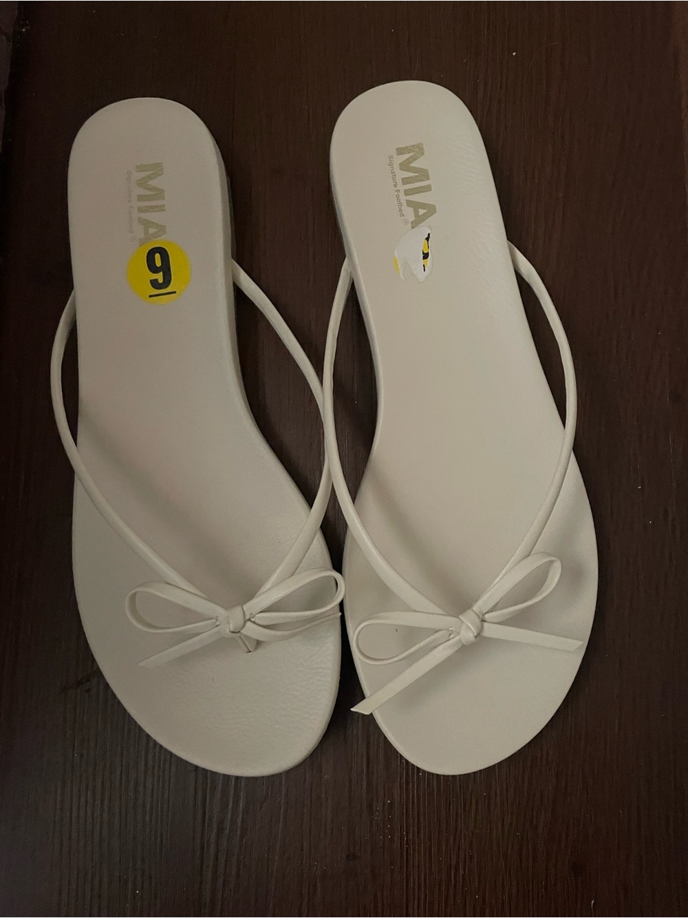 MIA Women's White Bow Thong Sandals